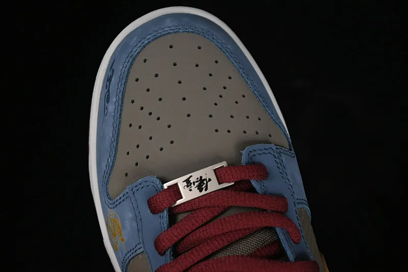 All Categories Nk SB Dunk Series Nk SB Dunk Low Low-top sneakers Nk Dunk Low Game theme Black Myth Wukong Xiangyun Dragon Pattern Deconstructed retro low-top casual sneakers WK0820-001